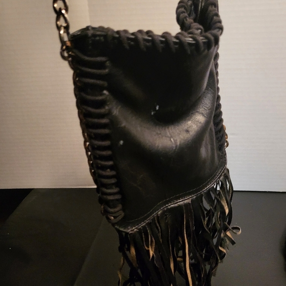 Small funky fringe purse with chain crossbody - Picture 2 of 6